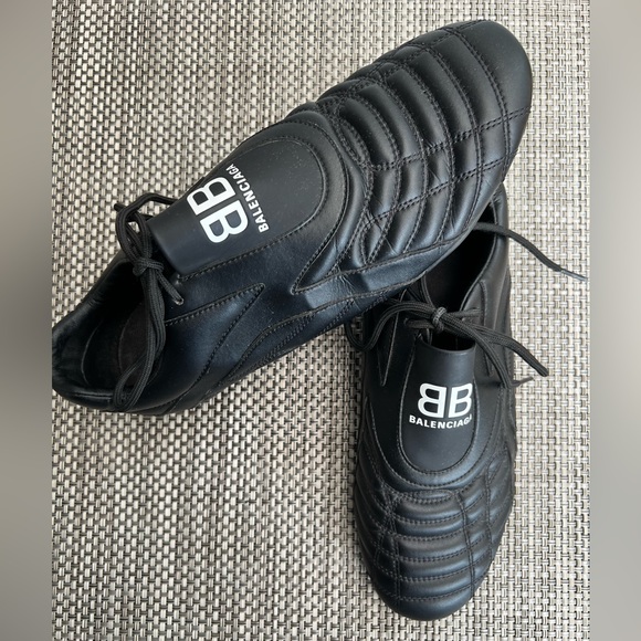 Men's "Balenciaga" Black Leather Casual Sneaker - Picture 3 of 7
